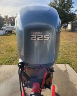 Yamaha F225 Outboard Motor
